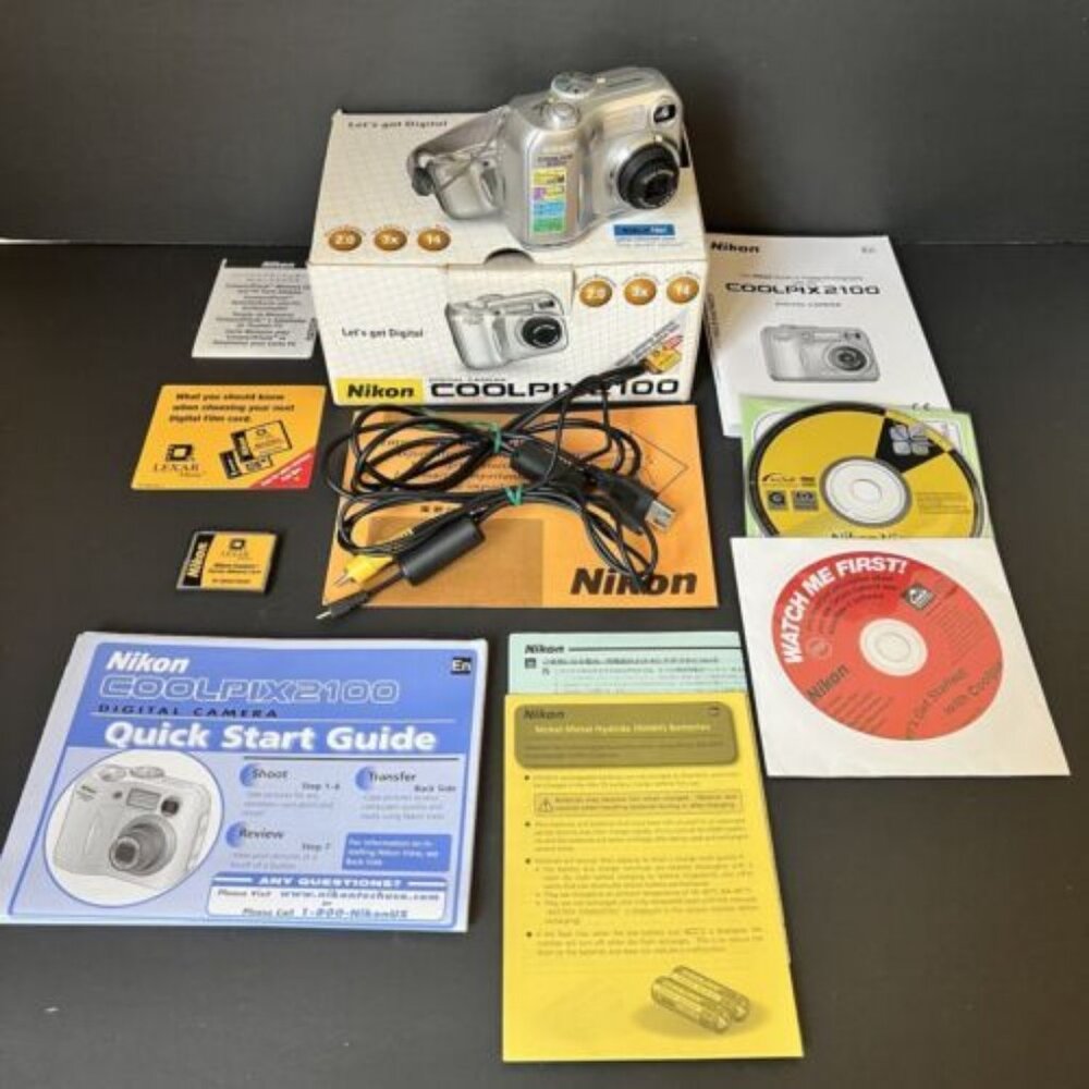 Nikon CoolPix 2100 Compact Digital Camera with Box Manuals Discs Memory Tested